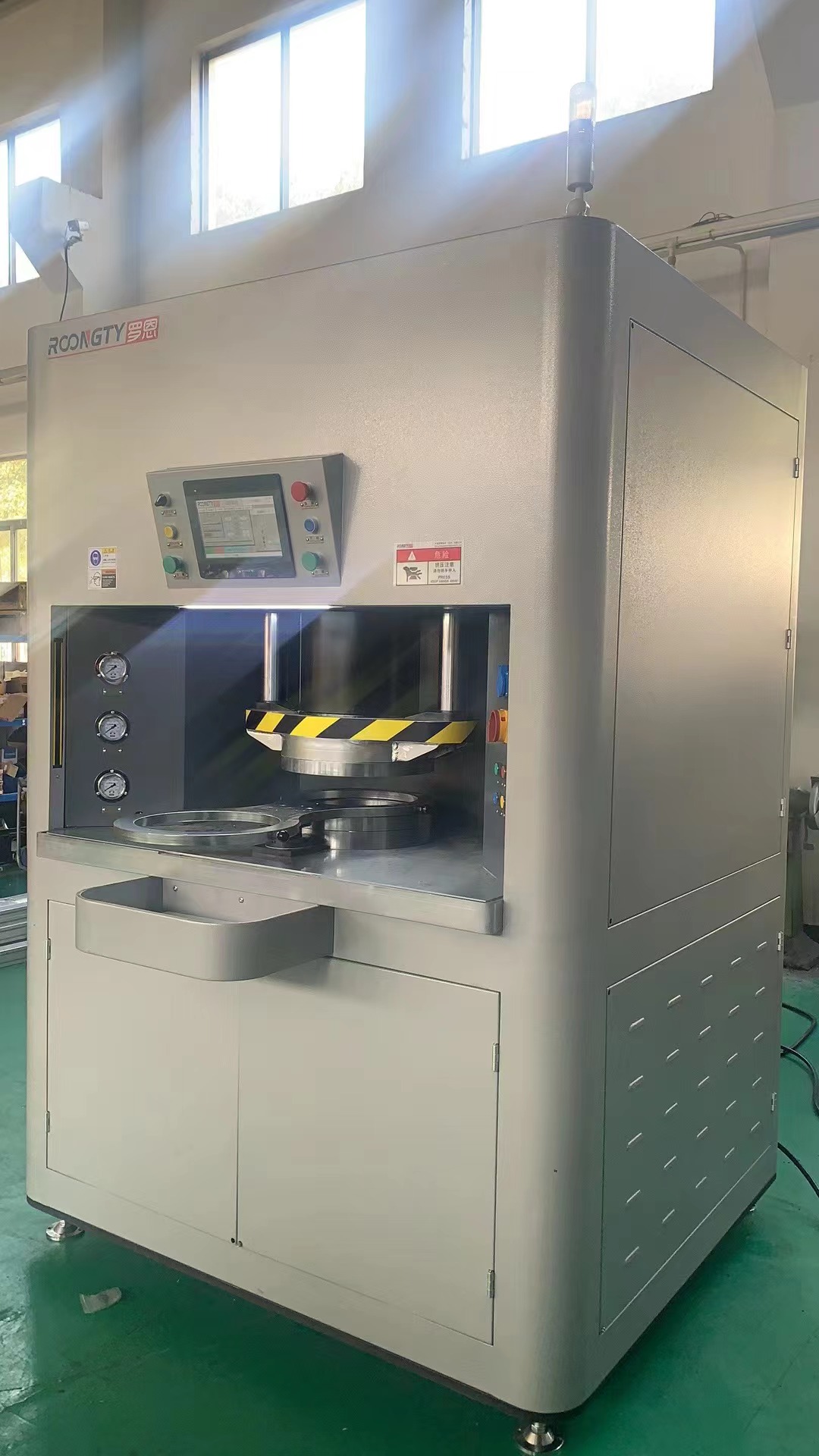 徐州液压阀体交叉孔去毛刺：磨粒流工艺的解决方案与实践应用