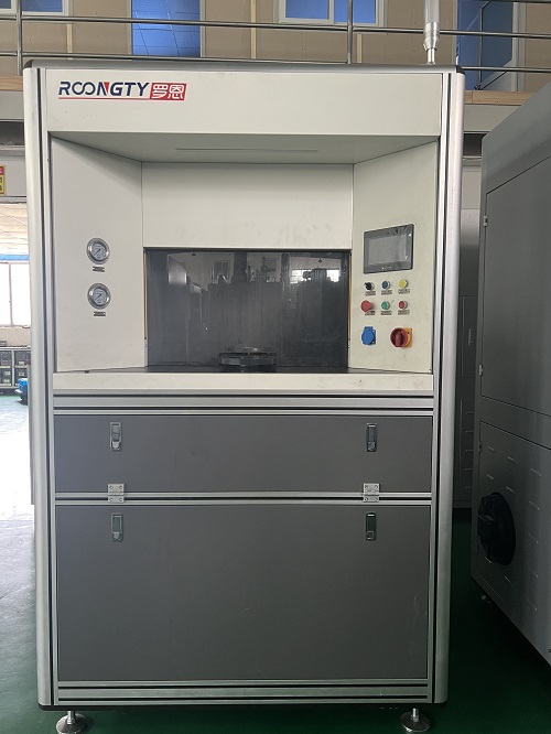 徐州热流道分流板内孔抛光技术：解决注塑件黑点流纹的关键